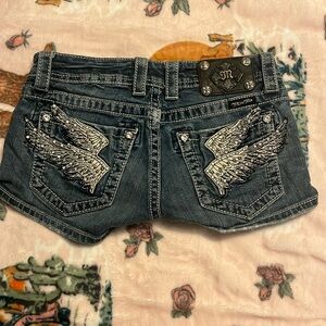 Miss me Jean shorts. Low rise.
